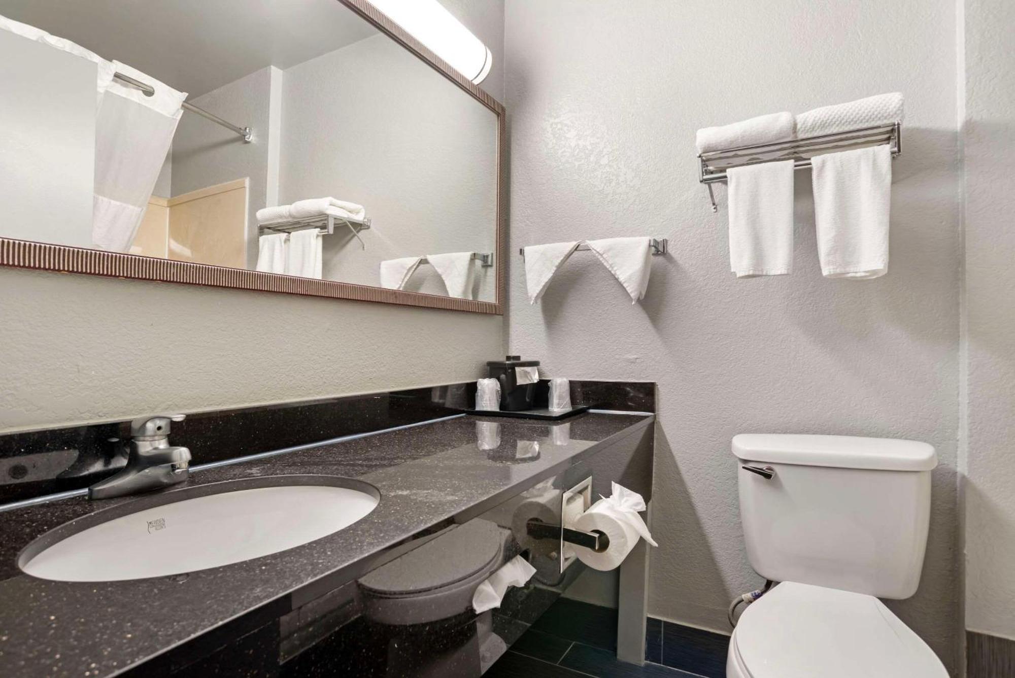 Hotel Quality & - Highway 280