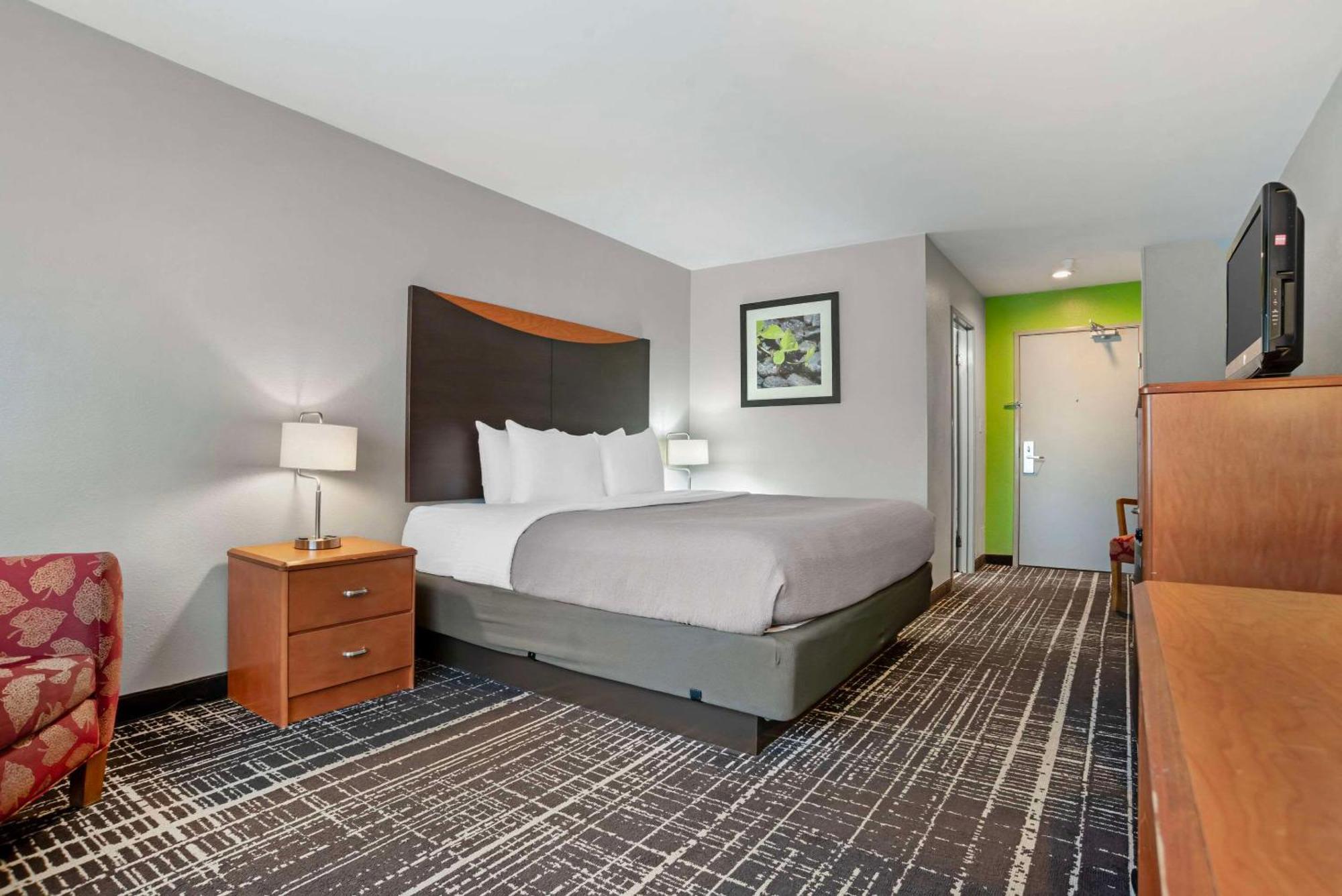 Hotel Quality & - Highway 280 3*